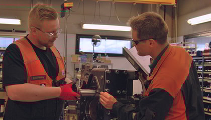 Two operators at the Tampere center.