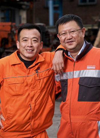 Partners for more than 30 years. Lin Ouyang, Vice Manager of Drilling at Kailin and Jun Chen, Sandvik Key Account Manager, has a flexible arrangement based on mutual trust.