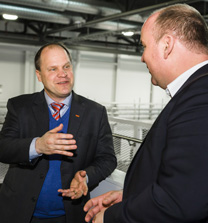 "AlttextBildtext=Klas Forsström, President Sandvik Coromant and Axel Kupper, Manager Marketing and Business Development, Gear Milling Solutions at the event.